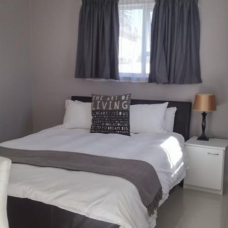 The Brookston Garden Cottage Cape Town Exterior photo